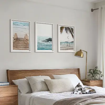 Set de 3 cuadros para salón con diseño de escaleras, playa y columpio en el mar