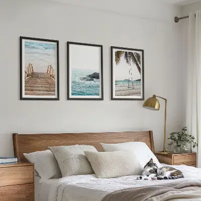 Set de 3 cuadros para salón con diseño de escaleras, playa y columpio en el mar