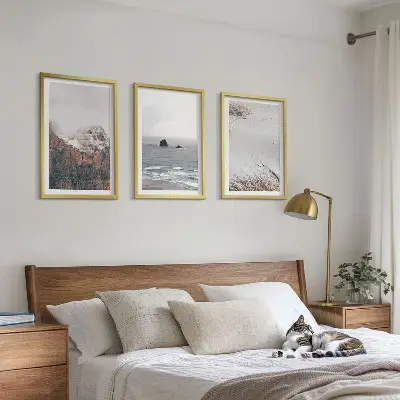 Set de 3 cuadros para salón con diseño de montañas, nubes, mar y arena