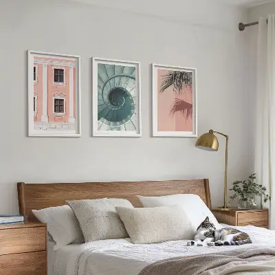 Set de 3 cuadros para salón con diseño de arquitectura espiral en tonos pastel