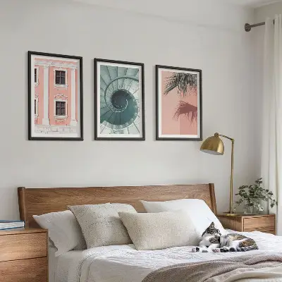 Set de 3 cuadros para salón con diseño de arquitectura espiral en tonos pastel