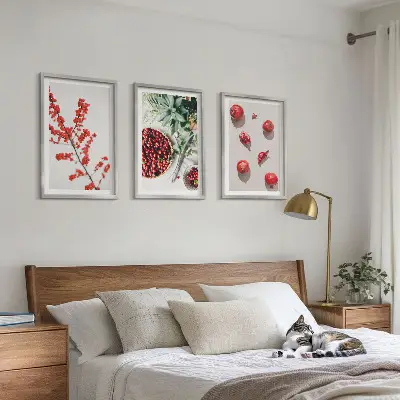 Juego de 3 cuadros con diseño minimalista de frutos rojos