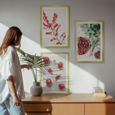 Juego de 3 cuadros con diseño minimalista de frutos rojos