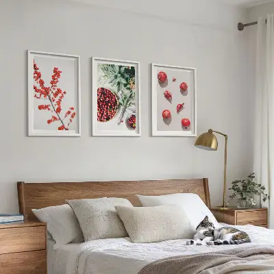 Juego de 3 cuadros con diseño minimalista de frutos rojos