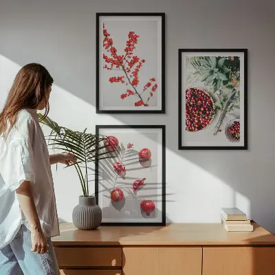 Juego de 3 cuadros con diseño minimalista de frutos rojos