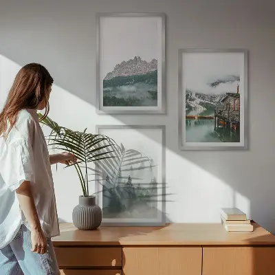 Set de 3 cuadros para salón con diseño de montañas, lago, cabaña y niebla