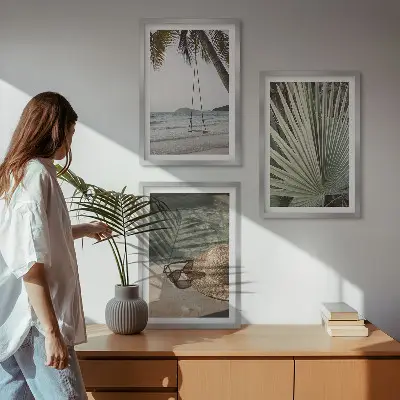 Set de 3 cuadros para salón diseño de columpio en la playa con hojas