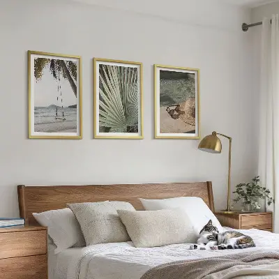 Set de 3 cuadros para salón diseño de columpio en la playa con hojas