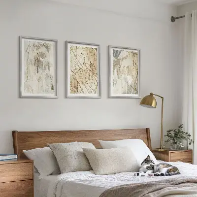 Set de 3 cuadros para salón con estampados abstractos en tonos beige y gris