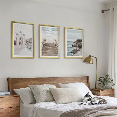 Set de 3 cuadros para salón con arquitectura marina de Santorini