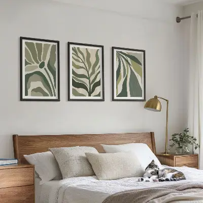 Set de 3 cuadros para salón con ilustraciones de hojas verdes pintadas
