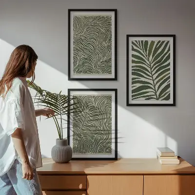 Set de 3 cuadros para salón con patrones de hojas y formas onduladas