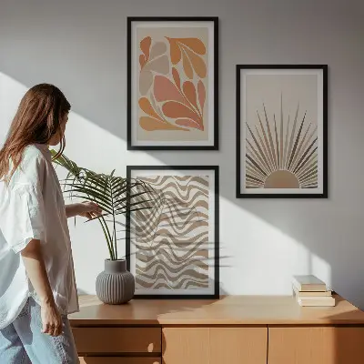 Juego de 3 cuadros con diseño bohemio de formas solares en tonos pastel