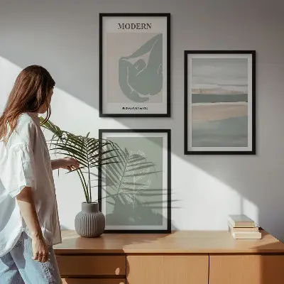 Set de 3 cuadros para salón con formas abstractas de plantas en tonos pastel