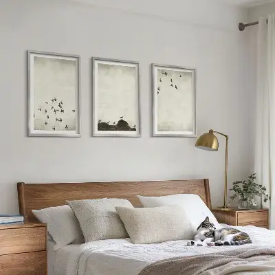 Set de 3 cuadros para salón con diseño de pájaros en vuelo estilo minimalista