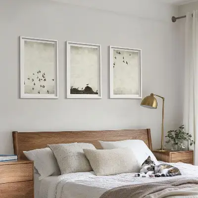 Set de 3 cuadros para salón con diseño de pájaros en vuelo estilo minimalista