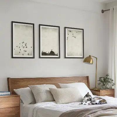 Set de 3 cuadros para salón con diseño de pájaros en vuelo estilo minimalista