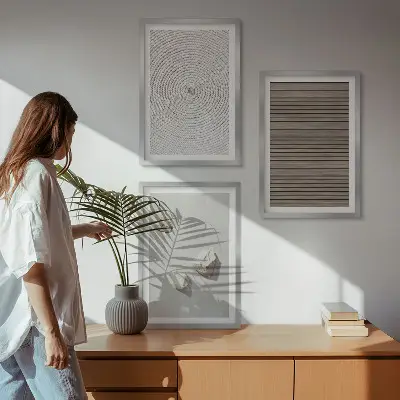 Set de 3 cuadros para salón con texturas naturales de madera y piedra