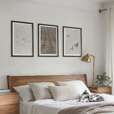 Set de 3 cuadros para salón con texturas naturales de madera y piedra