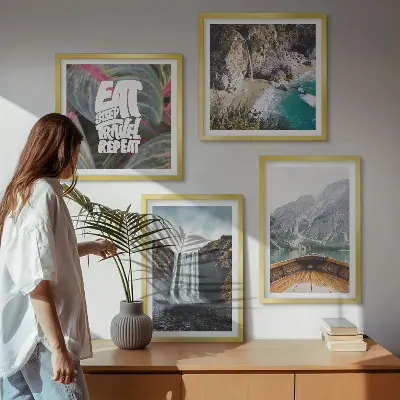 Galería de pared con paisaje de cascada en la montaña