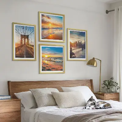 Galería de pared con diseño de puentes en atardeceres de ciudad