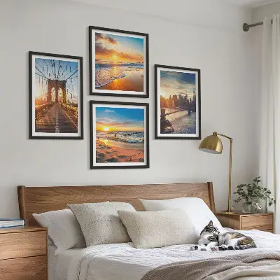 Galería de pared con diseño de puentes en atardeceres de ciudad