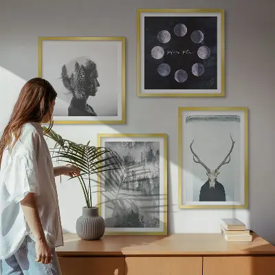 Set de 4 cuadros para salón con diseño de mujer calavera con luna y niebla en el bosque