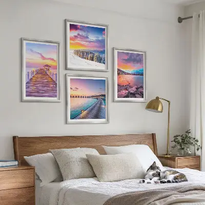 Set de 4 cuadros para salón con diseño de paisaje invernal de montaña con muelle