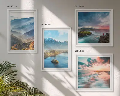 Galería de pared con paisajes de montañas y cascadas