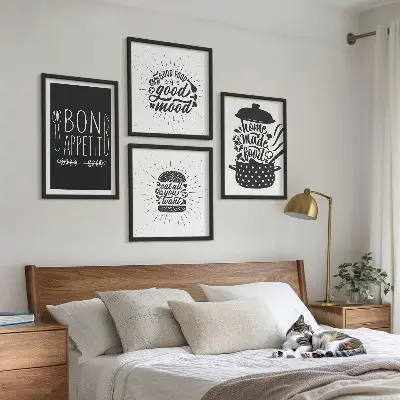 Galería de pared con eslóganes gráficos sobre comida y gastronomía