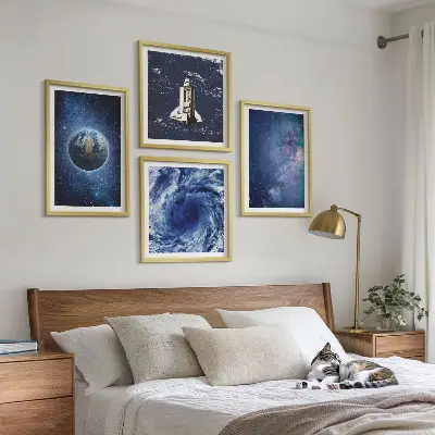 Galería de pared con diseño de galaxia y tormenta espacial de la Tierra