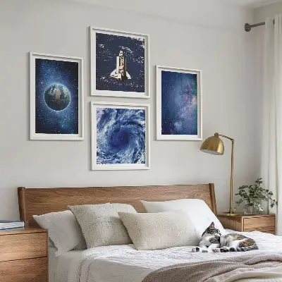 Galería de pared con diseño de galaxia y tormenta espacial de la Tierra