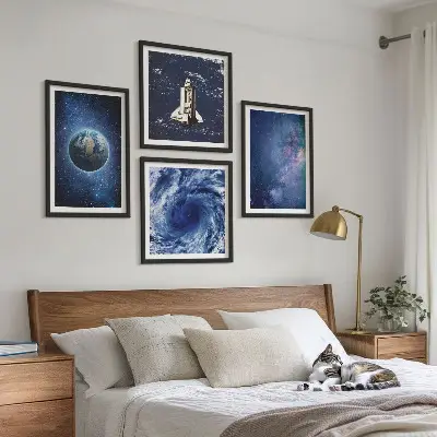 Galería de pared con diseño de galaxia y tormenta espacial de la Tierra