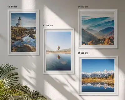 Galería de pared vistas de la naturaleza con faro y montañas