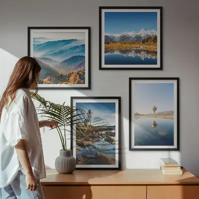 Galería de pared vistas de la naturaleza con faro y montañas