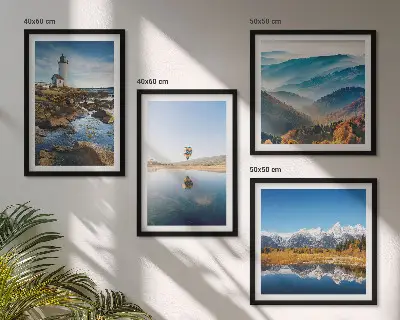 Galería de pared vistas de la naturaleza con faro y montañas