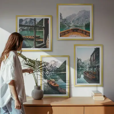 Set de cuadros modernos para salón diseño de casa en el lago de montaña en Łódź