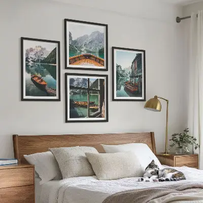 Set de cuadros modernos para salón diseño de casa en el lago de montaña en Łódź