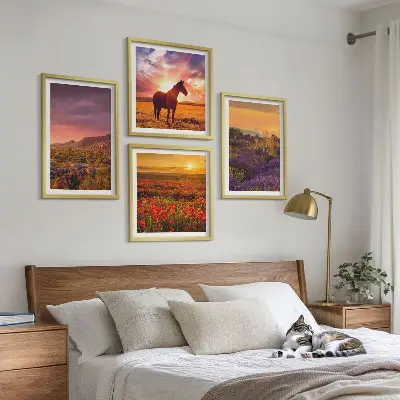 Set de cuadros modernos para salón con diseño de paisaje de montaña, caballo y lavanda