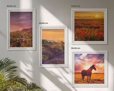Set de cuadros modernos para salón con diseño de paisaje de montaña, caballo y lavanda