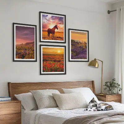 Set de cuadros modernos para salón con diseño de paisaje de montaña, caballo y lavanda