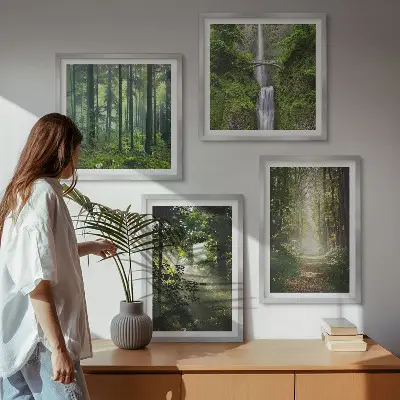 Galería de pared bosques verdes con rayos de luz