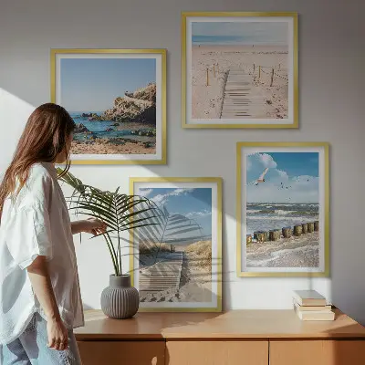 Galería de pared con diseño de playa, arena, olas, cielo y pájaros