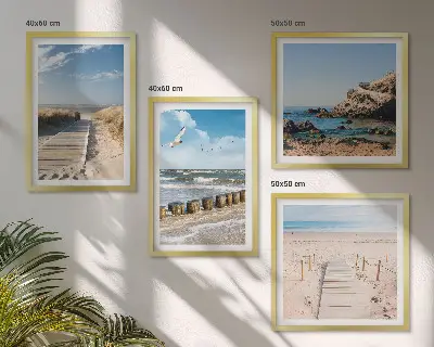 Galería de pared con diseño de playa, arena, olas, cielo y pájaros