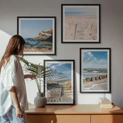 Galería de pared con diseño de playa, arena, olas, cielo y pájaros