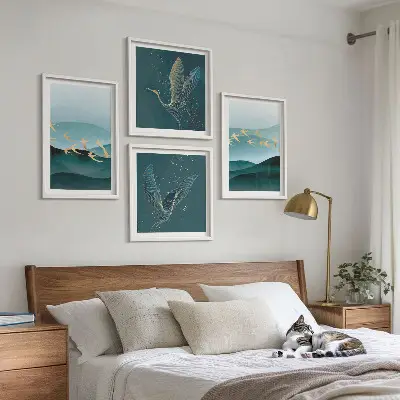 Galería de pared con paisajes abstractos de olas y pájaros