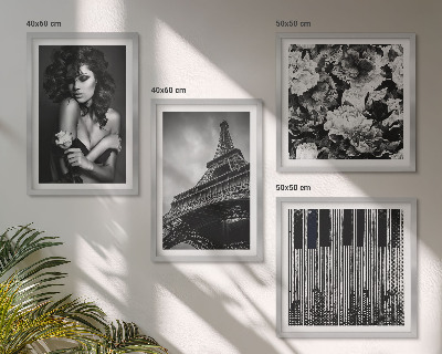 Set de cuadros modernos para salón Retrato de una mujer con una rosa Eiffel
