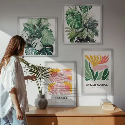 Galería de pared decorada con carteles modernos de flores y hojas