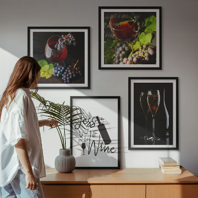 Set de 4 cuadros para salón Copas de vino con uvas e inscripción