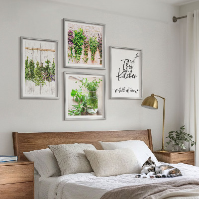 Galería de pared Plantas de hierbas para secar en la cocina